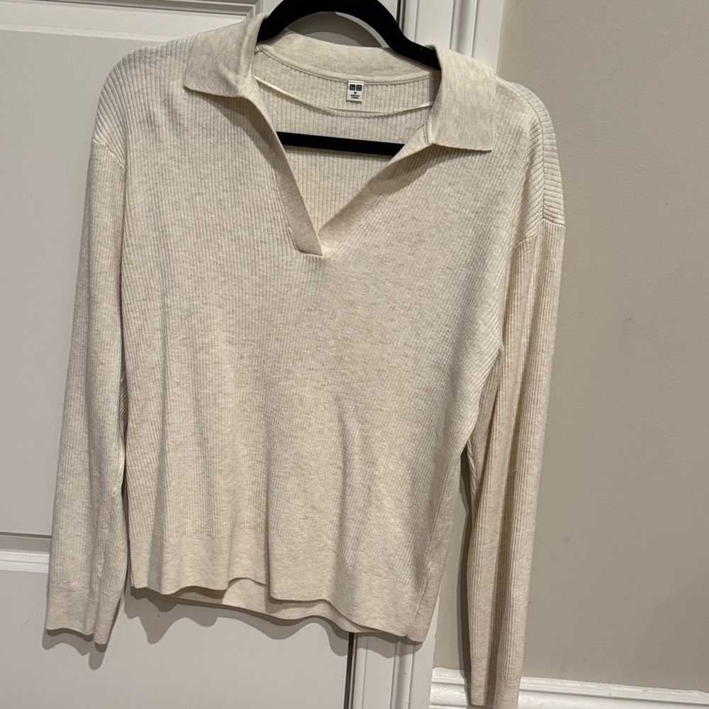 Uniqlo Women's Cream Ribbed Polo Sweater - Medium